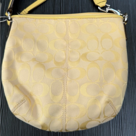 Coach vintage signature yellow crossbody swingpack bag - Picture 2 of 5